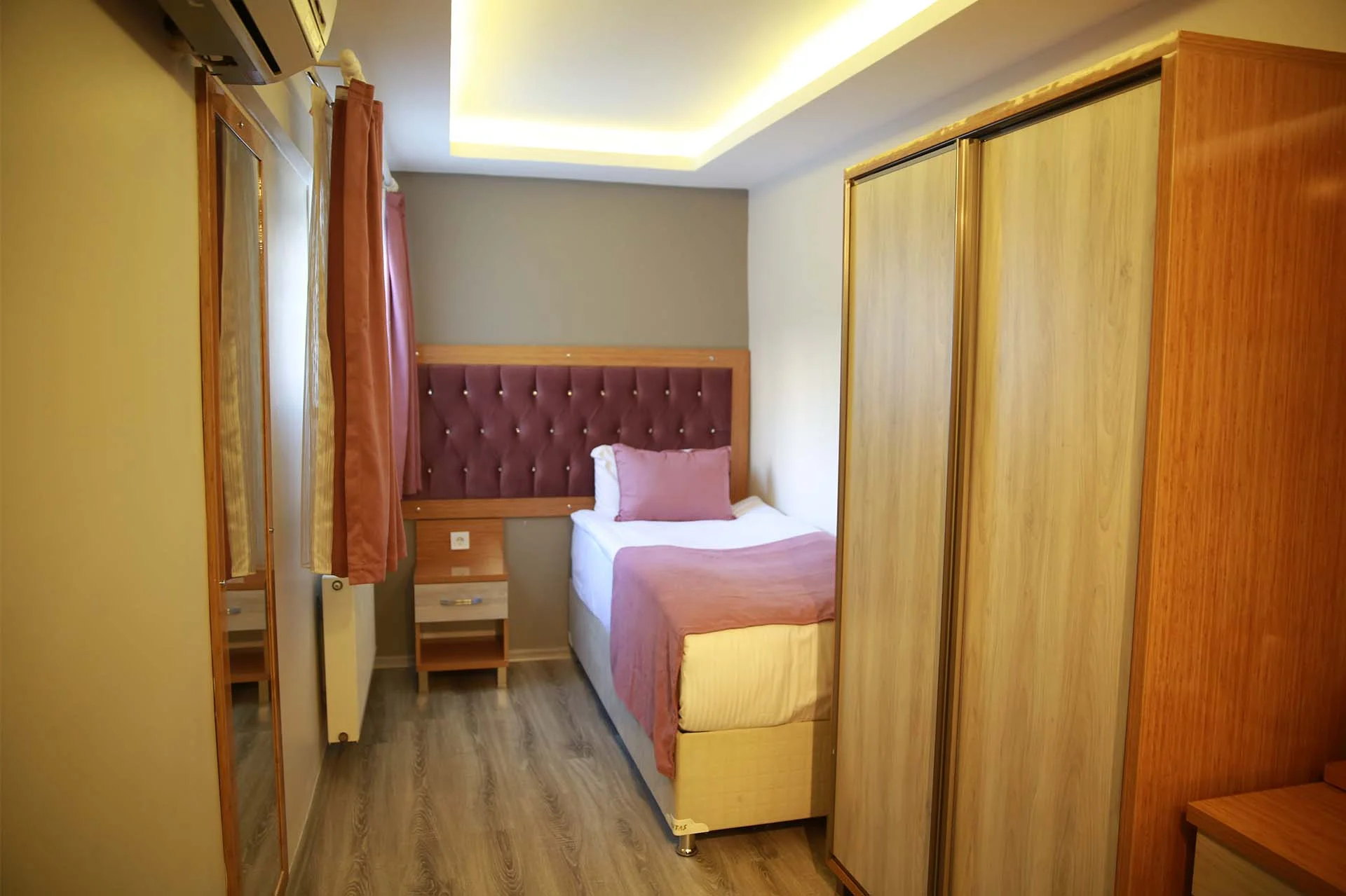 Economy Triple room